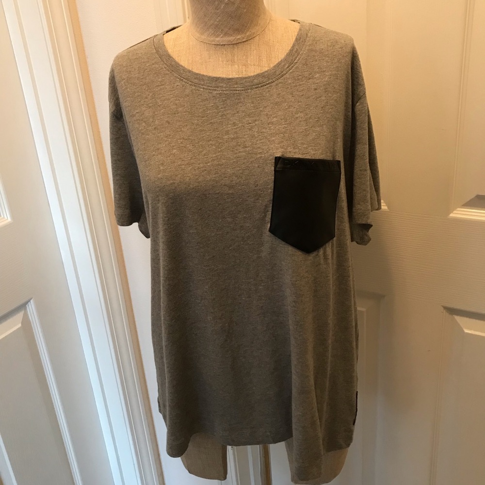 🌀NWT! DKNY faux-leather pocket tee